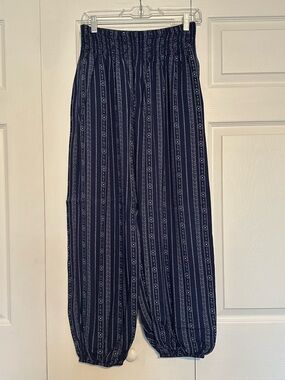 Lotus and Luna Navy Striped Elastic Waist Harem Pants - Size Petite M - Like New